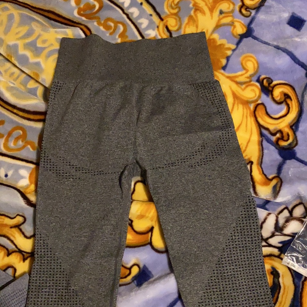 Workout Leggings - Picture 4 of 4